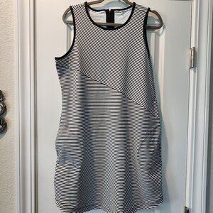 Tommy Bahama Islandzone Golf and Active Dress size Large. ITEM 1124253D